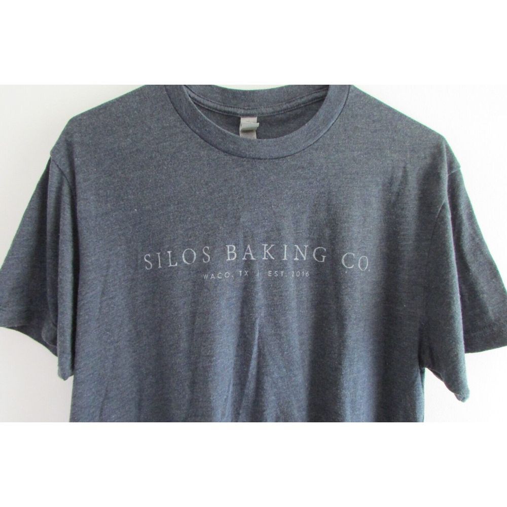 Silos Baking Co Waco TX Texas Magnolia Market Blue Unisex Travel T Shirt sz M
